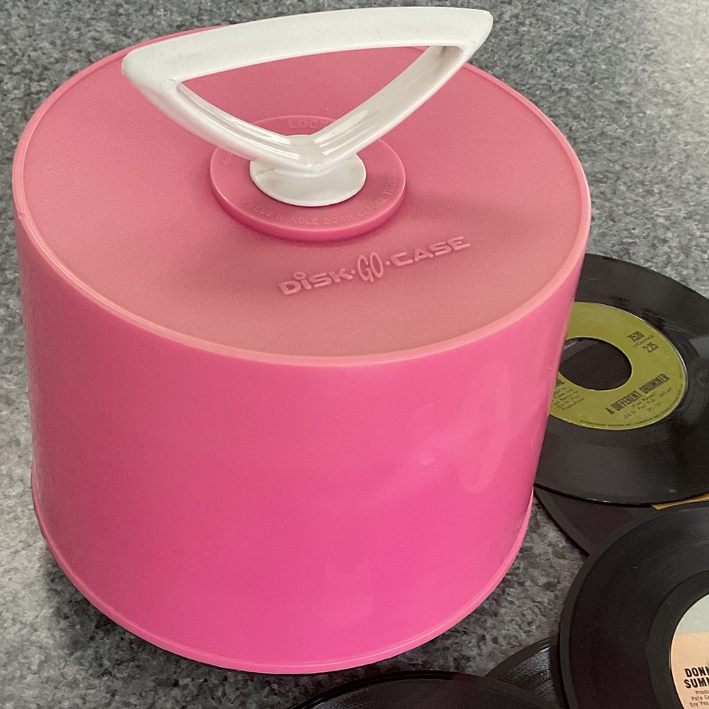 Disk-Go-Case with about 30 records. 1960/70s